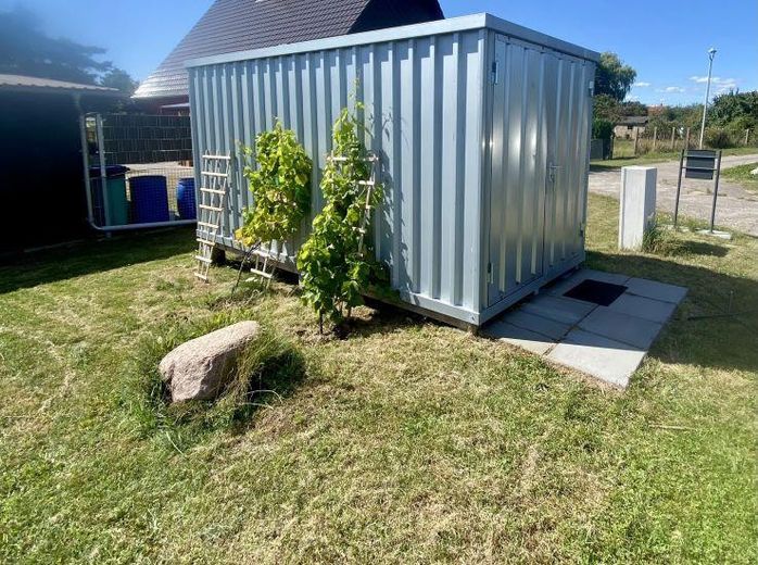 Container