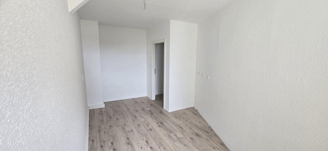 Top gerenoveerd 2-kamer zolderappartement op een locatie dicht bij het centrum – Küche