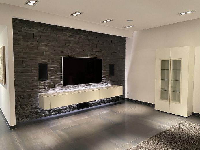 Esclusivo appartamento di 6 locali, 304 mq/KB/Garage/Terrazza/Giardino – Wohnzimmer