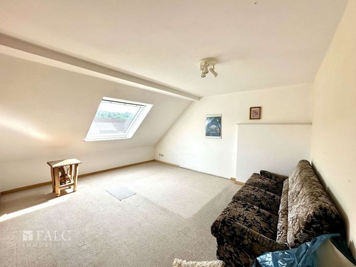 Sonnenhelles Zweifamilienhaus mit separatem Werkstattgebäude! – IMG_1037