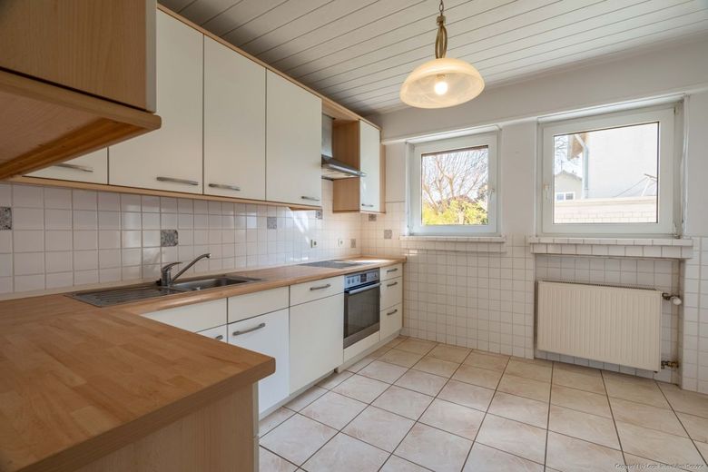 Viel Raum für Familie &amp; Ideen - Charmantes Haus mit Garten in Bonn-Niederholtorf – Küche