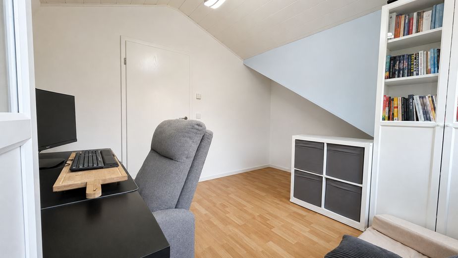 Gepflegte Maisonetten Wohnung – Büro/ Kinderzimmer