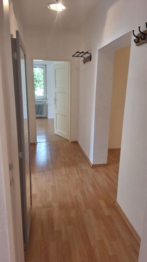 Vivienda familiar en ZW, disponible para alquilar a partir de noviembre/diciembre – Flur hinten