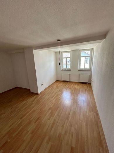 Großzügige und vermietete 2-Zi. mit Laminat, Balkon, EBK und Wanne in zentraler Lage – PHOTO-2024-07-09-15-19-39_7