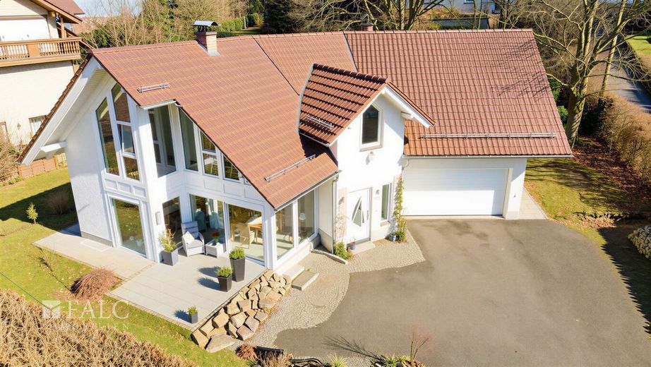 Ein Haus wie kein zweites, ruhig gelegen und mitten drin – Außenansicht