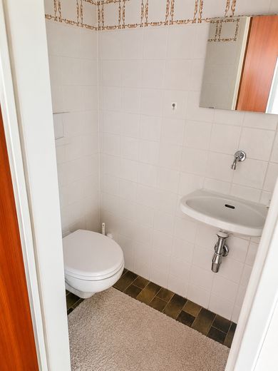 Abitare spaziosamente. Affacciarsi sul verde! 3,5 locali 102 m² Fellbach-Schmiden incluso posto auto in garage sotterraneo – WC