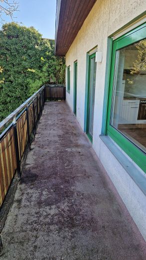 Saniertes 4,5-Zimmer-Reiheneckhaus in ruhiger Hinterhauslage in der Altstadt – großer Balkon