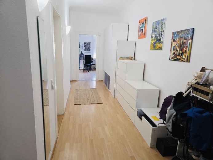 3-Zimmer Etagenwohung 1.550€ zur Miete im Stuttgarter Westen – Flur