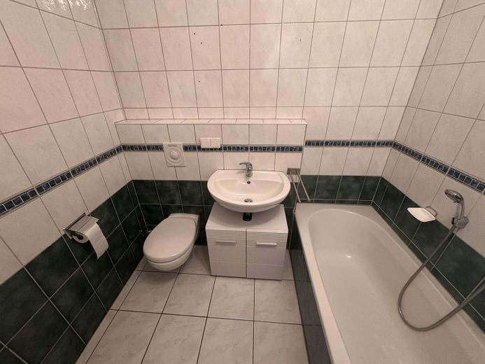 Licht appartement met 3 kamers en groot terras – Foto 10