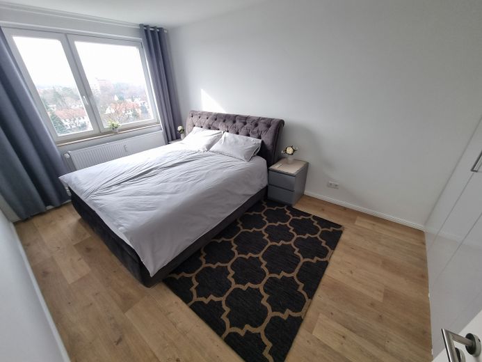 Möblierte, schön geschnittene 2-Zimmer-Wohnung mit Loggia, EBK & TG-Stellplatz am Appelhofweiher – Schlafzimmer