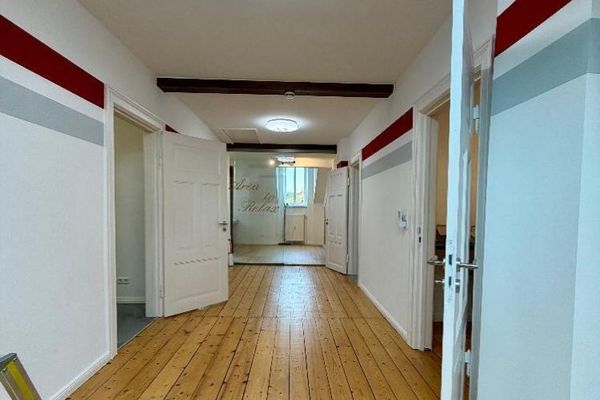 Kanzlei? Büro?...Dachterrasse gefällig? Direkt am Großflecken gelegen WFM-IMMO.com