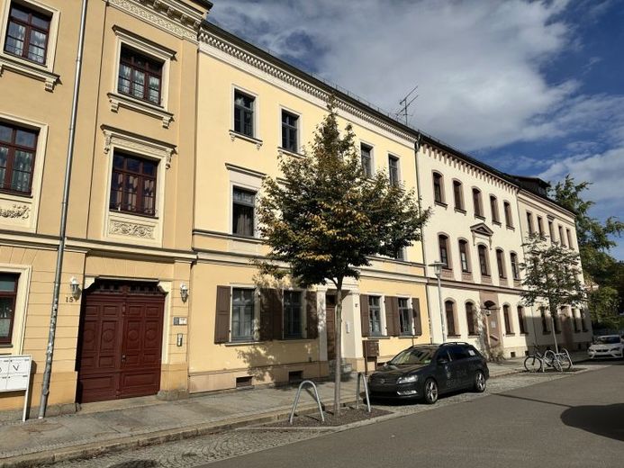Ampio appartamento monolocale con cucina componibile a Zwickau! Tutelato come monumento storico! – Foto 1