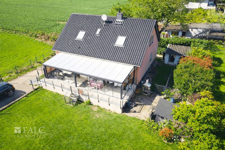 Provisionsfrei! Großzügiges Einfamilienhaus in Köln-Auweiler! – Vogelperspektive