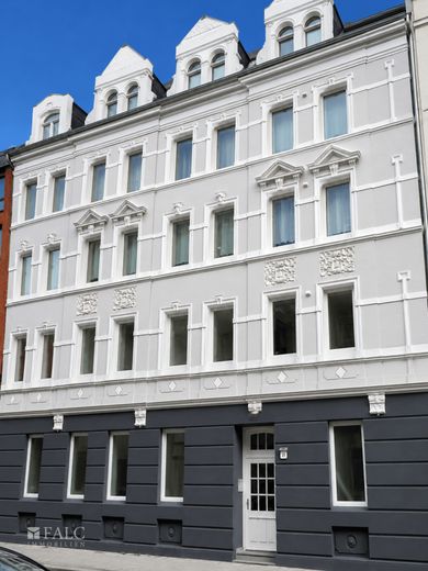 Historischer Charme trifft modernen Wohnkomfort - 3 Zimmer Altbaujuwel – Außenansicht