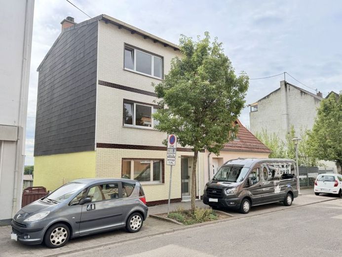 Casa residenziale con giardino e terrazza in posizione vicina al centro di Elversberg – Foto 1