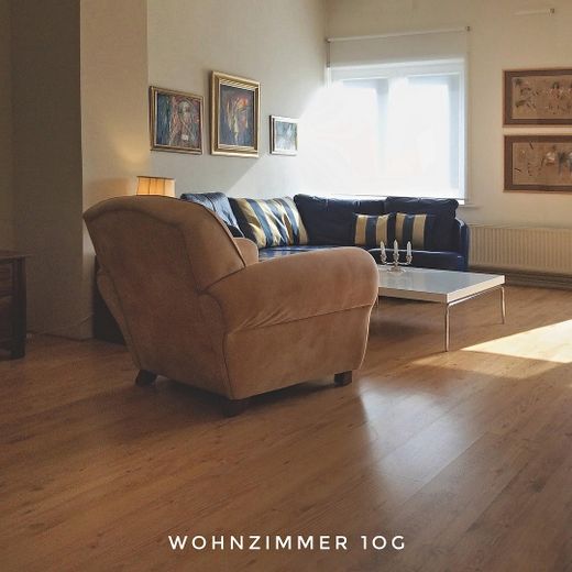 Maison à colombages avec cour intérieure, atelier et garage – vieille ville d’Uelzen, sans commission – Wohnzimmer Wohnung 1OG