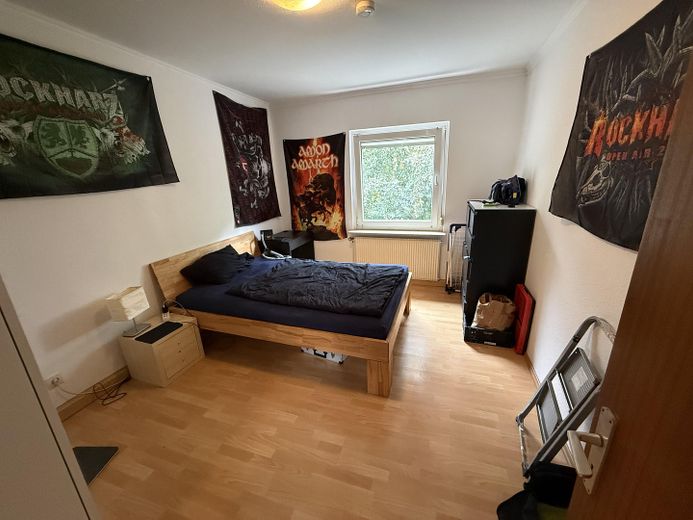Wynajęte mieszkanie 2-pokojowe w bardzo dobrej lokalizacji – Schlafzimmer