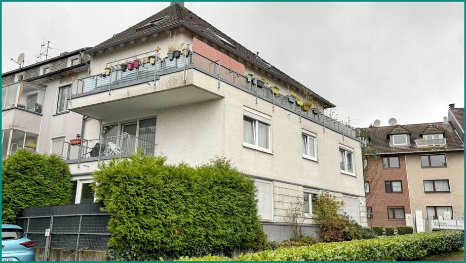 DREIFAMILIENHAUS IM STADTZENTRUM VON REMSCHEID - 2 WOHNEINHEITEN VERMIETET - MÖGLICHKEIT ZUM EIGENNUTZ – Ansicht des Wohnhauses von hinten