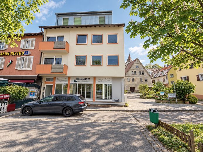 Appartement lumineux de 3 pièces avec balcon sur la Rathausplatz – Außenansicht