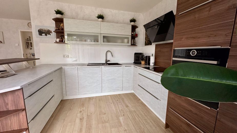 Hochwertige teilmöblierte 3-Zimmer-Wohnung mit Balkon – Foto 12