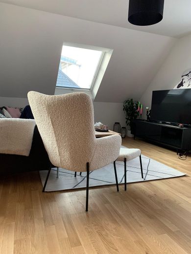 Moderne 4-Zi.-Maisonette mit Wärmepumpe, Einbauküche & Aufzug in Metzingen-Mitte – Foto 4