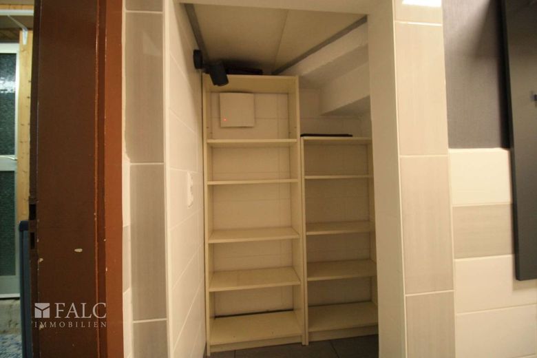 Natur - Aussicht - Zuhause: Tolles Einfamilienhaus mit großem Grundstück – EG- Nische mit Einbauschrank