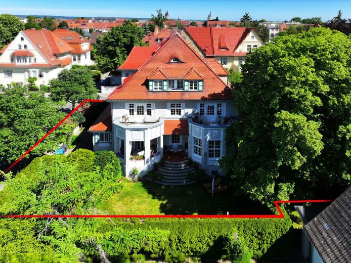 Jetzt zum Sonderpreis: Denkmalgeschützte Villa als Ein-/Mehrfamilienhaus Villenviertel Halberstadt – Sued Luftbild