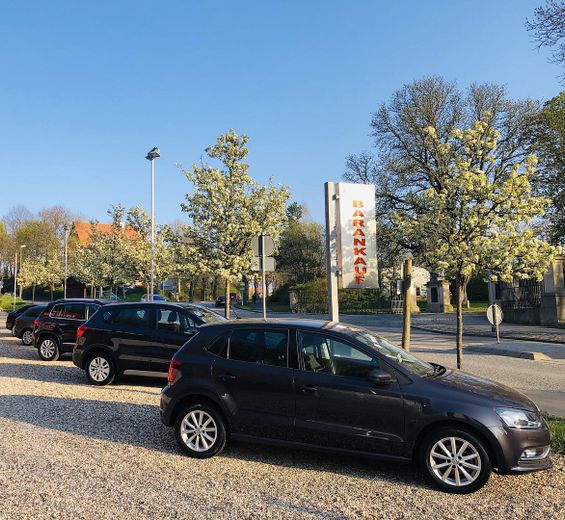 Top Sichtbarkeit: Gewerbe (2.021 m²) mit Wohnpotenzial für Handel, Büro, Praxis & Werkstatt – Außenansicht
