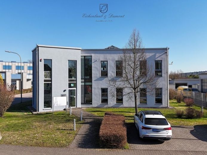 Modernes und nachhaltiges Bürogebäude in Saarwellingen – Foto 1
