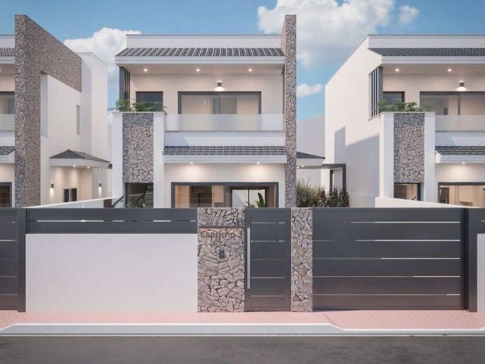 Bezugsfertige Villa mit Pool – الصورة 1