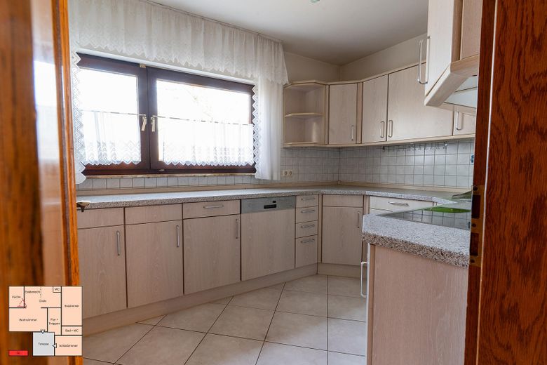 Ideales Haus für Familie mit 2–4 Kinder in sehr ruhiger Traumlage und viel Platz in Bühl-Weitenung – Küche