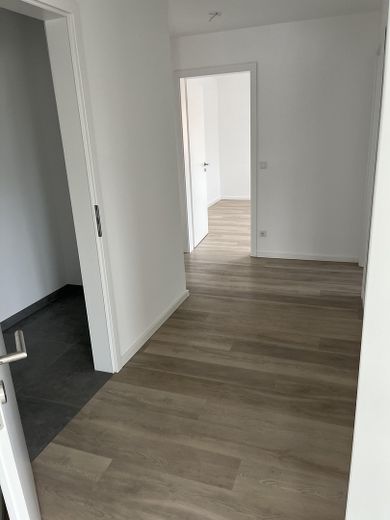 2-Zimmerwohnung in Innenstadtnähe – Flur mit Abstellraum