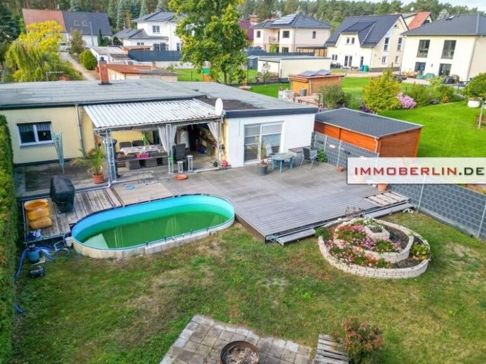 IMMOBERLIN.DE - Sympathischer Bungalow mit Garage & großem Sonnengarten in familienfreundlicher Lage – الصورة 1