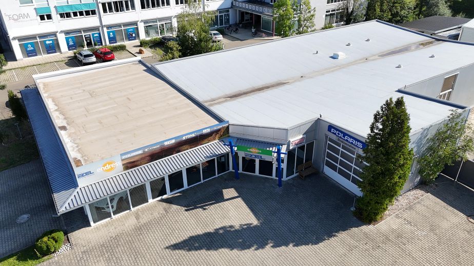 Werkstatt Ausstellung Lager mit exklusivem Betriebsleiter Wohnhaus – Eingangsbereich 