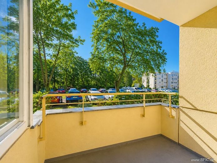 bezugsfrei hell ruhig Balkon: 2-Zi.-Whg im Hochparterre – Balkon