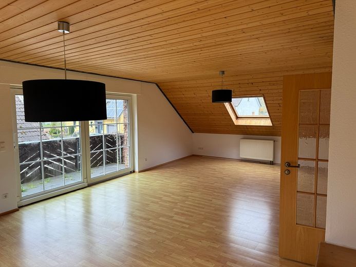 Gepflegtes Zweifamilienhaus mit freier Dachgeschosswohnung, großem Südgarten und Garage – Foto 15