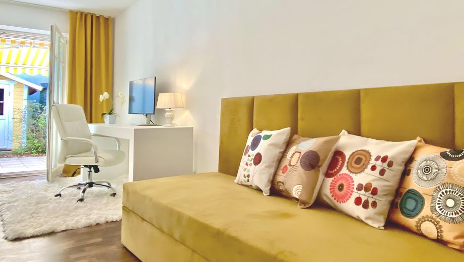 Top Möbliert / Fully furnished: Elegante 3-Zi-Gartenwohung, WLAN, Home Office, TG-Stellplatz – Foto 14