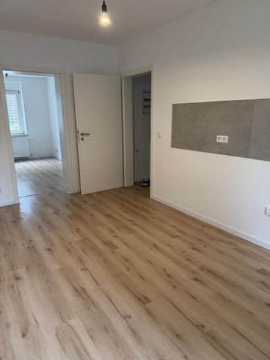 Neuwertige, stilvolle 2,5 -Zimmer-Wohnung nach Sanierung – Foto 3