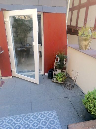Super Lage im Herzen von Herborn - Doppelhaushälfte 130 qm zu vermieten – Terrasse