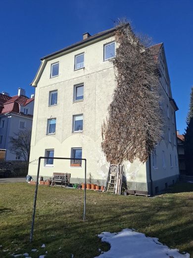 Casa plurifamiliare a Kempten, Sankt Mang con 8 appartamenti, 3 garage e potenziale di ampliamento – Foto 1