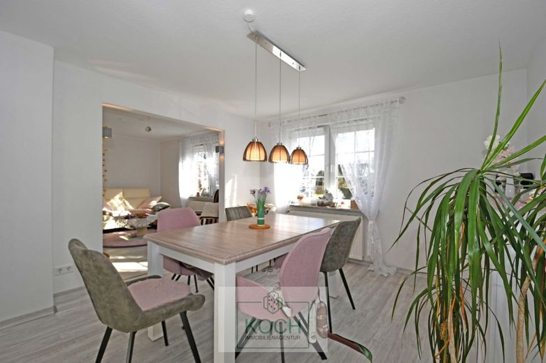 Größtenteils modernisiertes Einfamilienhaus in ruhiger Lage von Langen – Esszimmer_EG