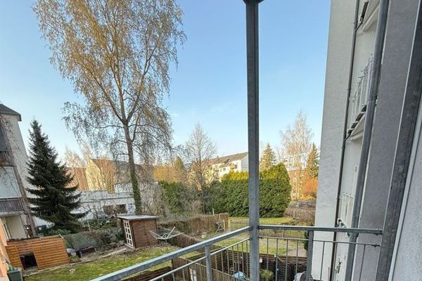 Compatto 2 locali con balcone, vasca e laminato in posizione TOP!
