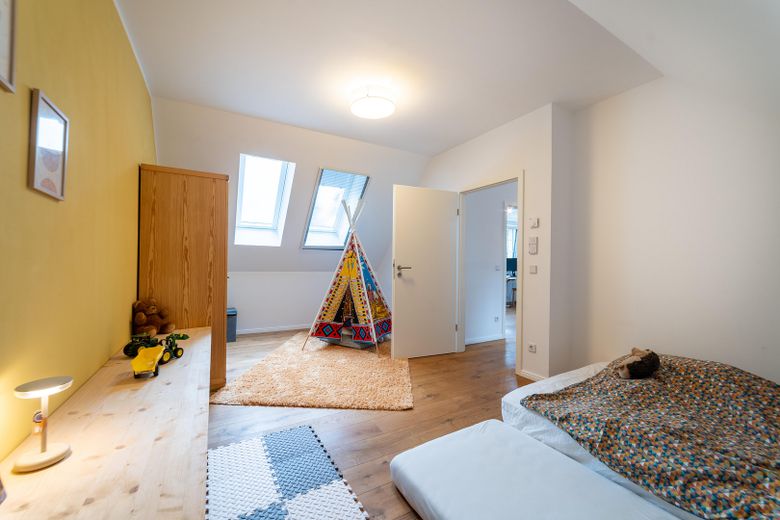 Provisionsfrei: Exklusives EFH mit Remise bei Potsdam & Berlin – Kinderzimmer