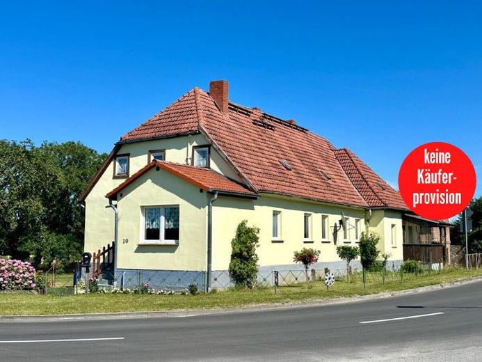 HORN IMMOBILIEN + maison individuelle avec appartement indépendant et grand terrain, Matzdorf près de Strasburg – Foto 1