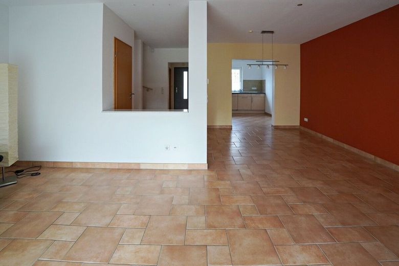 Sofort verfügbar: Gut geschnittenes Reihenmittelhaus in Langenhagen - Kaltenweide zu verkaufen! – Wohnzimmer - Ansicht II