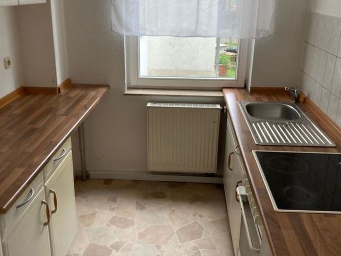 Gemütliche 3-Zimmer mit Laminat, Wannenbad und Einbauküche in guter Lage! – Foto 1