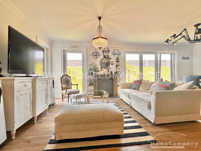 Lichtdurchflutete Designwohnung mit Balkon – 5c3825575afc7902b3d47531f18d5df649f28b3b.jpg
