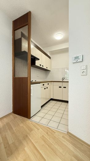 Beautiful 1-Room Apartment with Balcony and Parking Space, Furnished, for Rent in Lengfeld near the University Hospital – Photo 4
