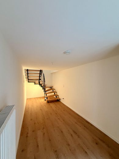 Exclusive 2-room apartment, first occupancy after renovation with kitchen and appliances – Foto 4