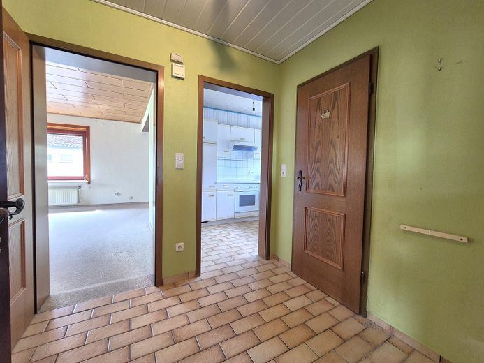 Affascinante casa unifamiliare con grande potenziale in buona posizione – libera e senza provvigione – Flur